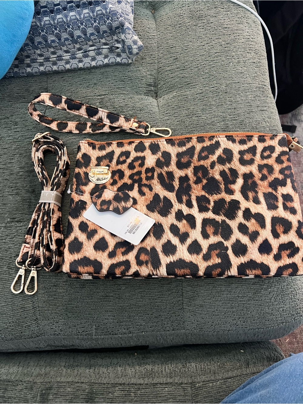 ✨ NWT Dia & Co Leopard Print Crossbody Clutch Bag - Convertible! ✨